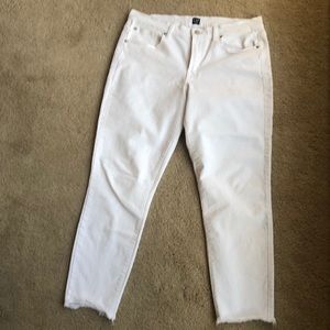 White Gap Skinny Jeans Size 31